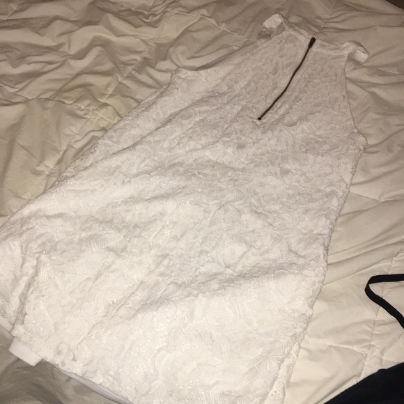 White lace dress - Picture 6 of 6